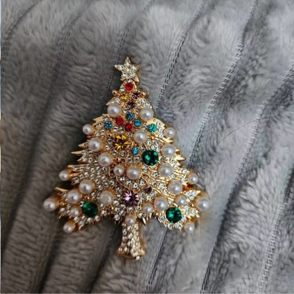 Gorgeous Christmas Tree Brooch Pin - Picture 2 of 4
